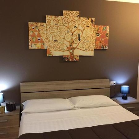 Ded 2 Only Sleep Bagno Privato Parma Exterior foto