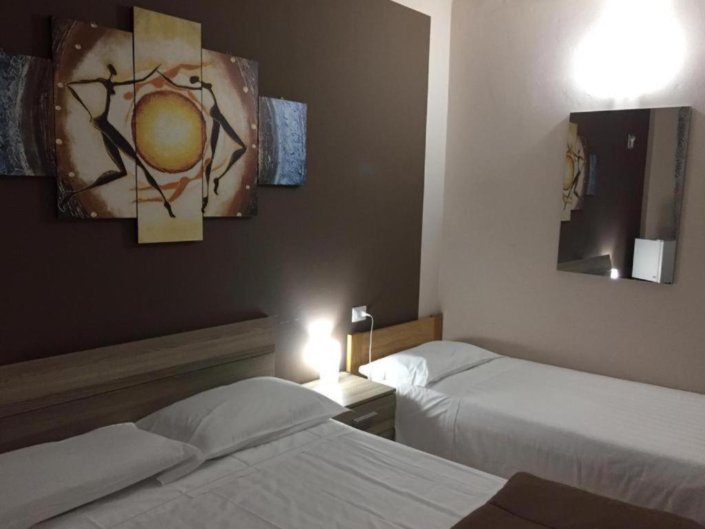 Ded 2 Only Sleep Bagno Privato Parma Exterior foto
